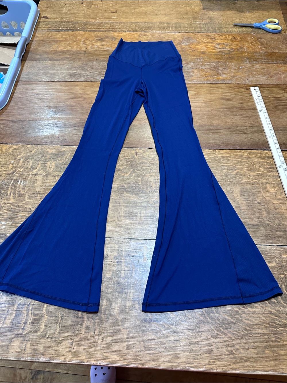 aerie sz small Women's Flared Leggings in Navy Blue
